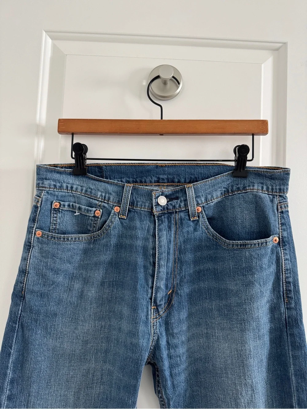 Levi's 505  Medium Blue Denim Jeans with Red Tab and Tan Leather Patch 32 x 32